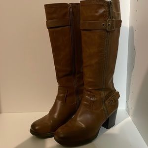 White Mountain Brown Heeled Boots